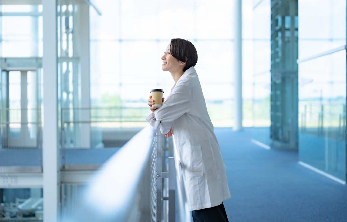 社会人からでも心理カウンセラーにはなれる?