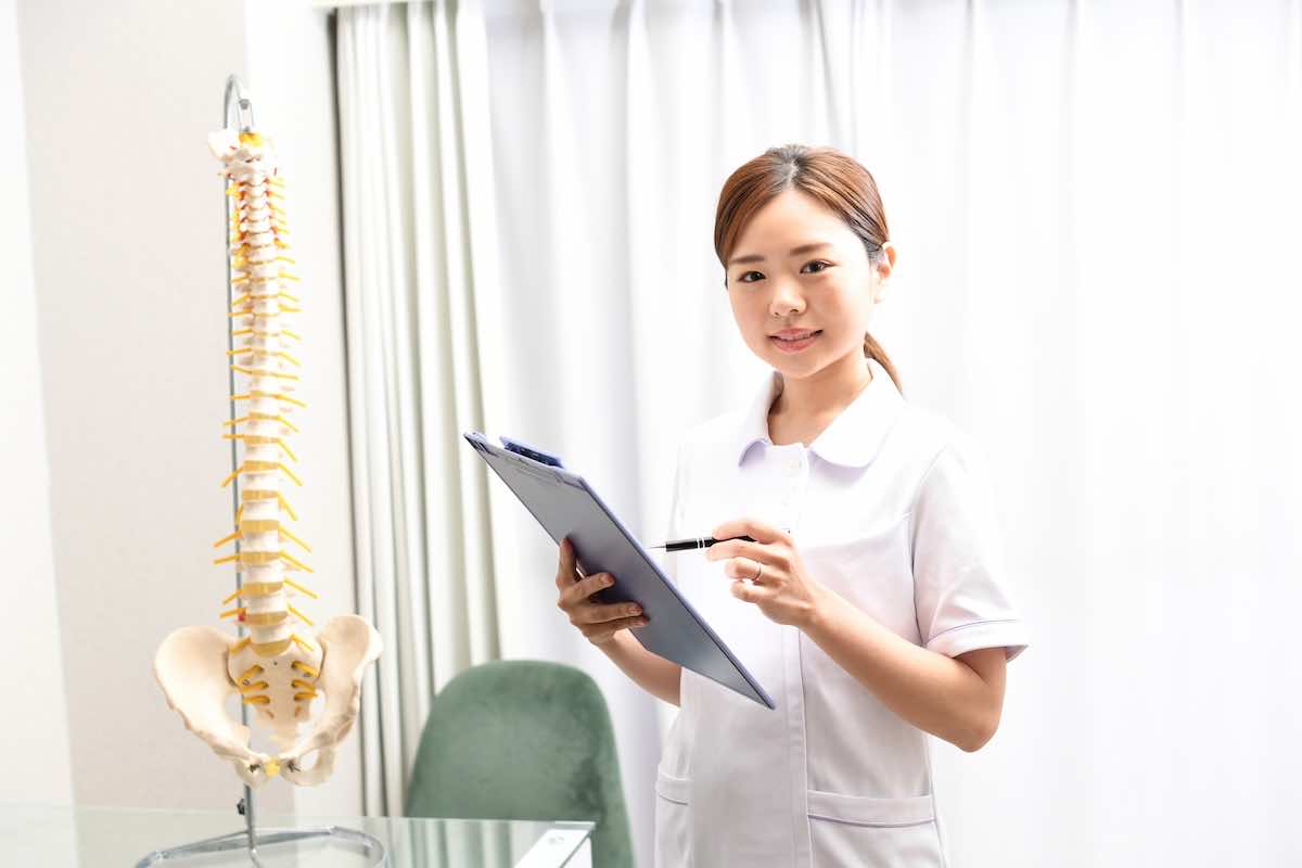 整体師として独立・開業するには?かかる費用や目指せる年収など詳しく解説