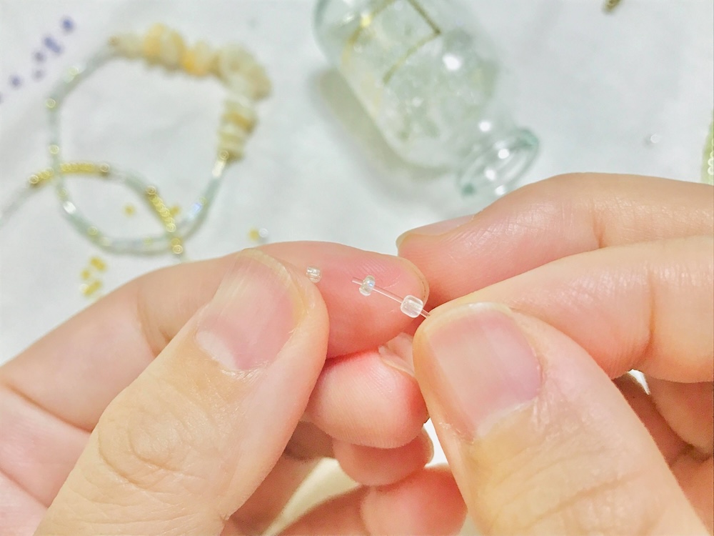 ビーズアクセサリーに使う糸の使い方!結び方・始末の方法〜おすすめの選び方