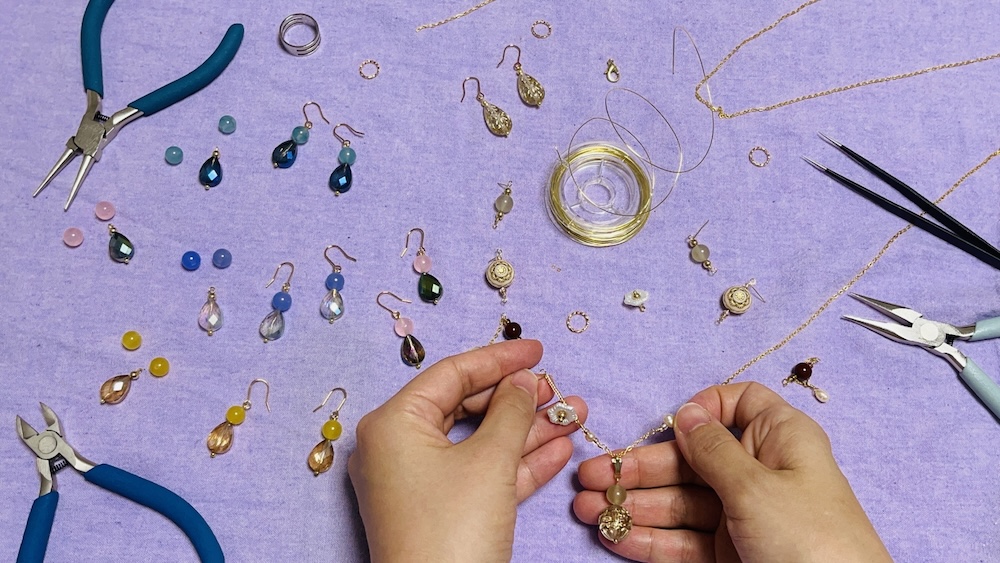 ビーズアクセサリー講師になりたい！必要な資格やスキル、始め方を詳しく解説