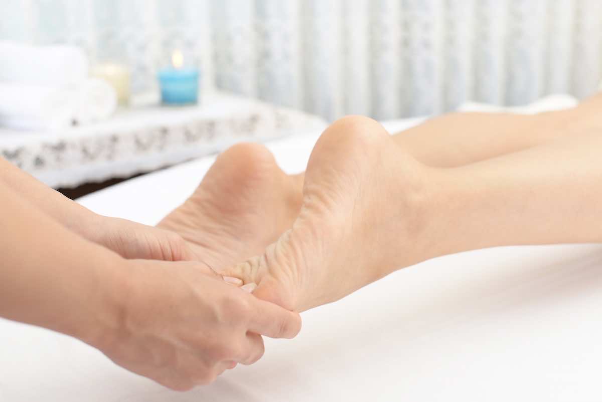 足つぼとリフレクソロジーの違いとは?効果やセルフケアの方法も紹介!