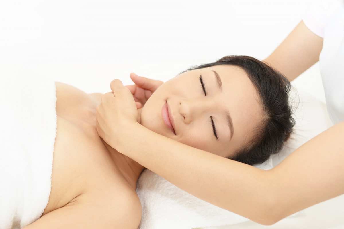 リフレクソロジーとは？歴史や種類、得られる効果などを解説