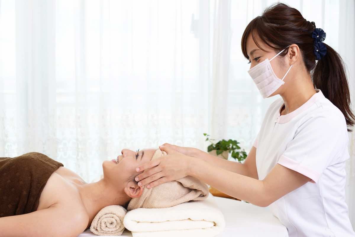 リフレクソロジーの資格ガイド｜おすすめ資格・取得方法・活躍できる職場を解説