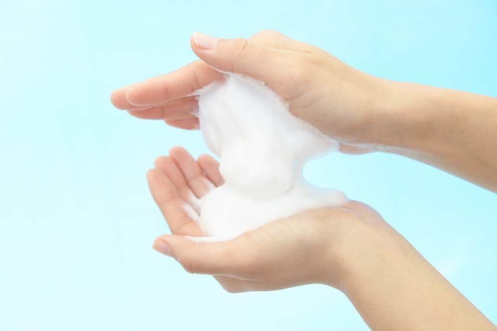 石鹸と合成洗剤の違いとは？化学的な特徴やメリット・デメリットを比較