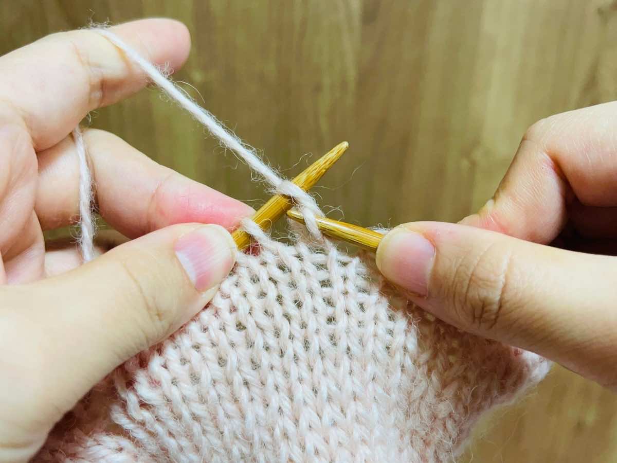 ニットセラピーとは？編み物がもたらす効果を論文をもとに解説！