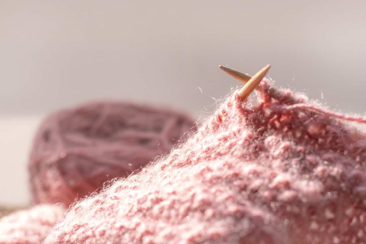 編み物にかかる時間は？作品別の制作時間や早く編むコツを解説！