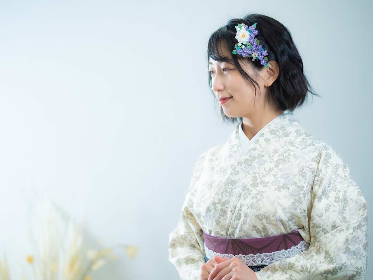 お花の先生になるには?必要な資格やキャリアの流れを解説!