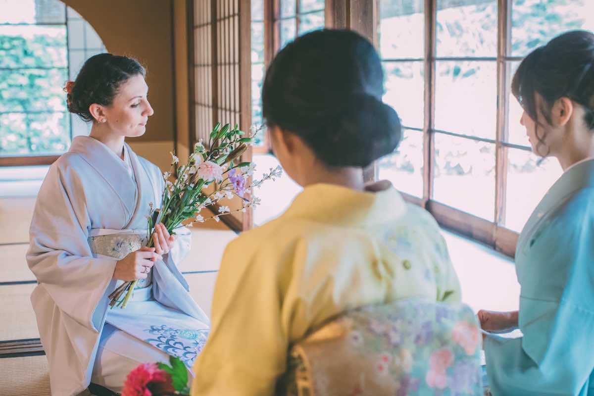 華道家の仕事内容とは？やりがいや収入、労働時間を解説！