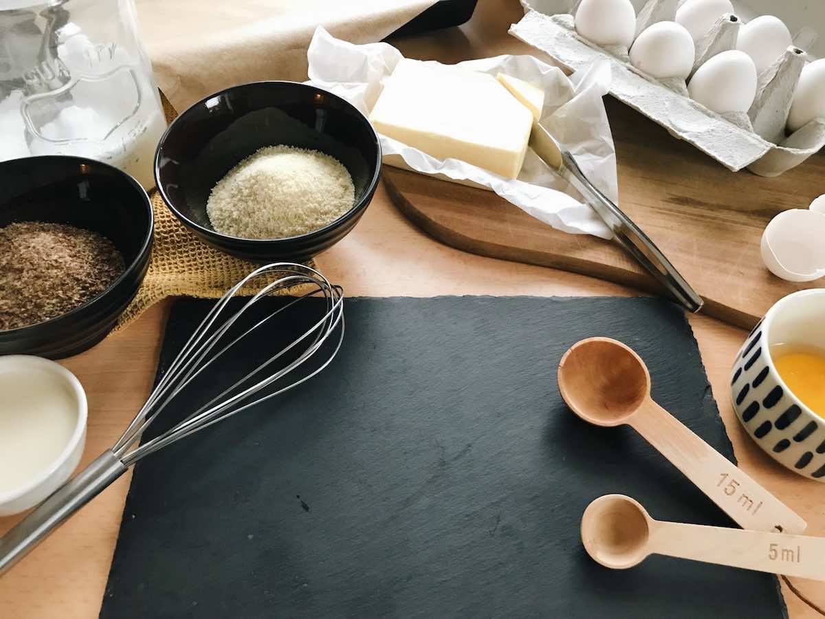 お菓子作りで失敗しないコツとは？材料・計量・焼き方の基本